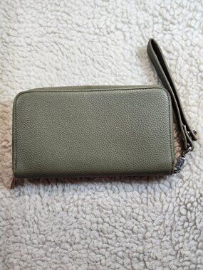Jewell Wallet by Thirty One Olive Green Pebbled Zip Around Wristlet Wallet